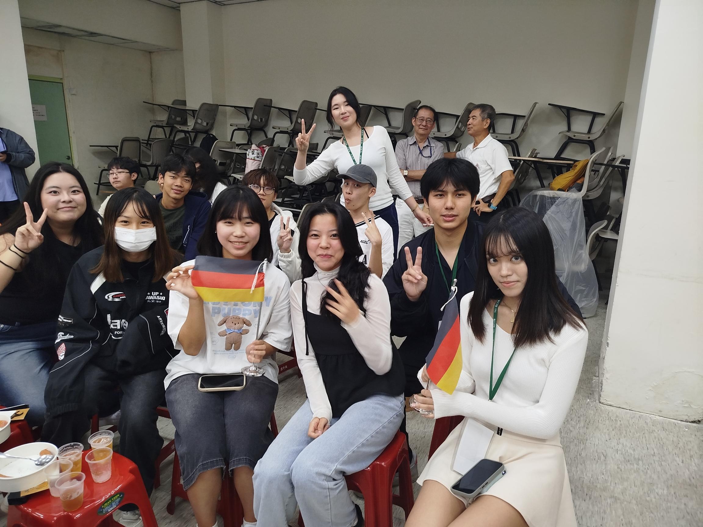 黑麥汁取代啤酒 歐語系德文組師生歡慶十月節